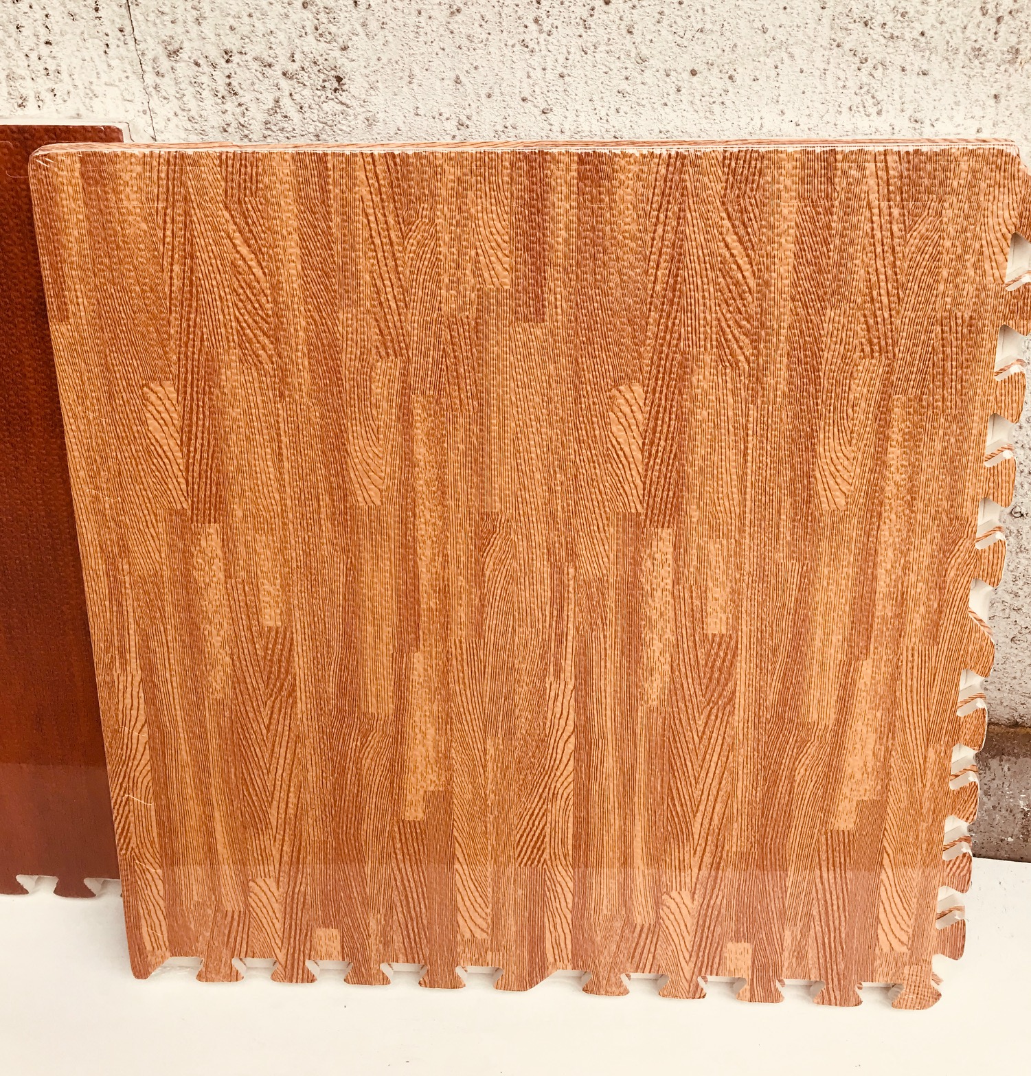 Alfombra diseño piso flotante- madera 60×60, 10mm, café claro – IsiStore